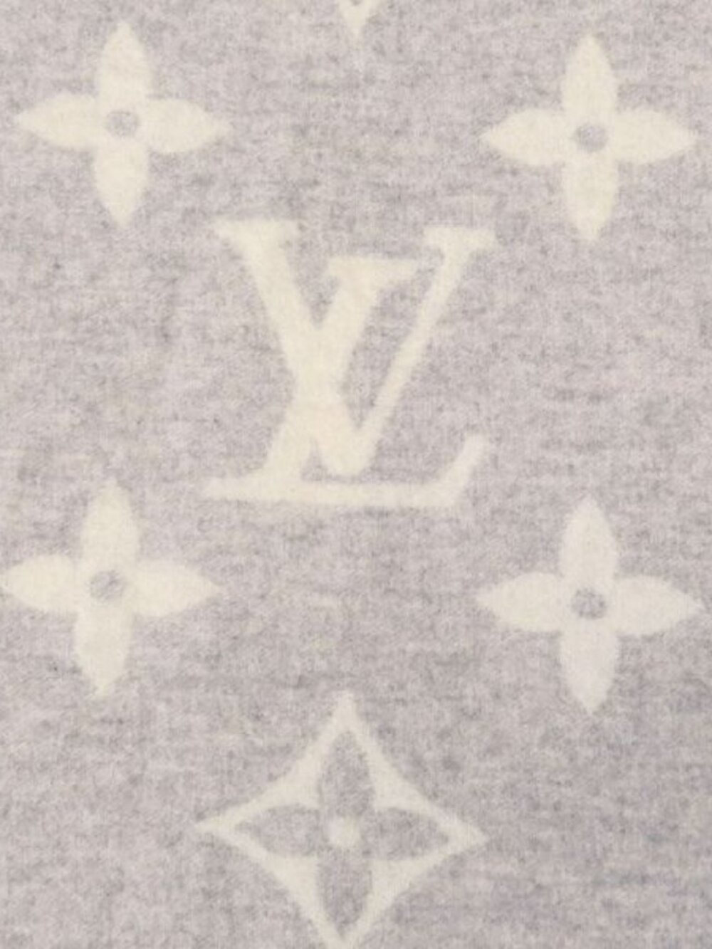 Louis Vuitton Echarpe Reykjavik Scarf - Picture 7 of 9